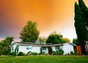 landscape photography of bungalow house